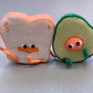 Target Felt Duo Figural Valentine's Day Avocado and Toast Spritz f04